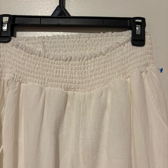 NWOT beachy gauze white flowy pants with blue crotchet med so cute - Picture 7 of 7
